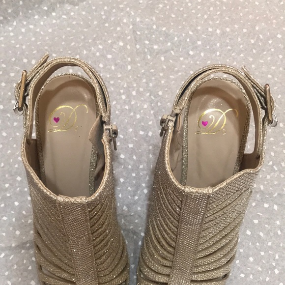 Heart in D Strappy Glitter Open-Toe Heels, Size 6 - Picture 6 of 17